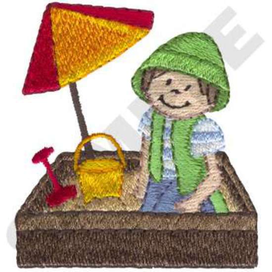 Kleiner Junge im Sandkasten